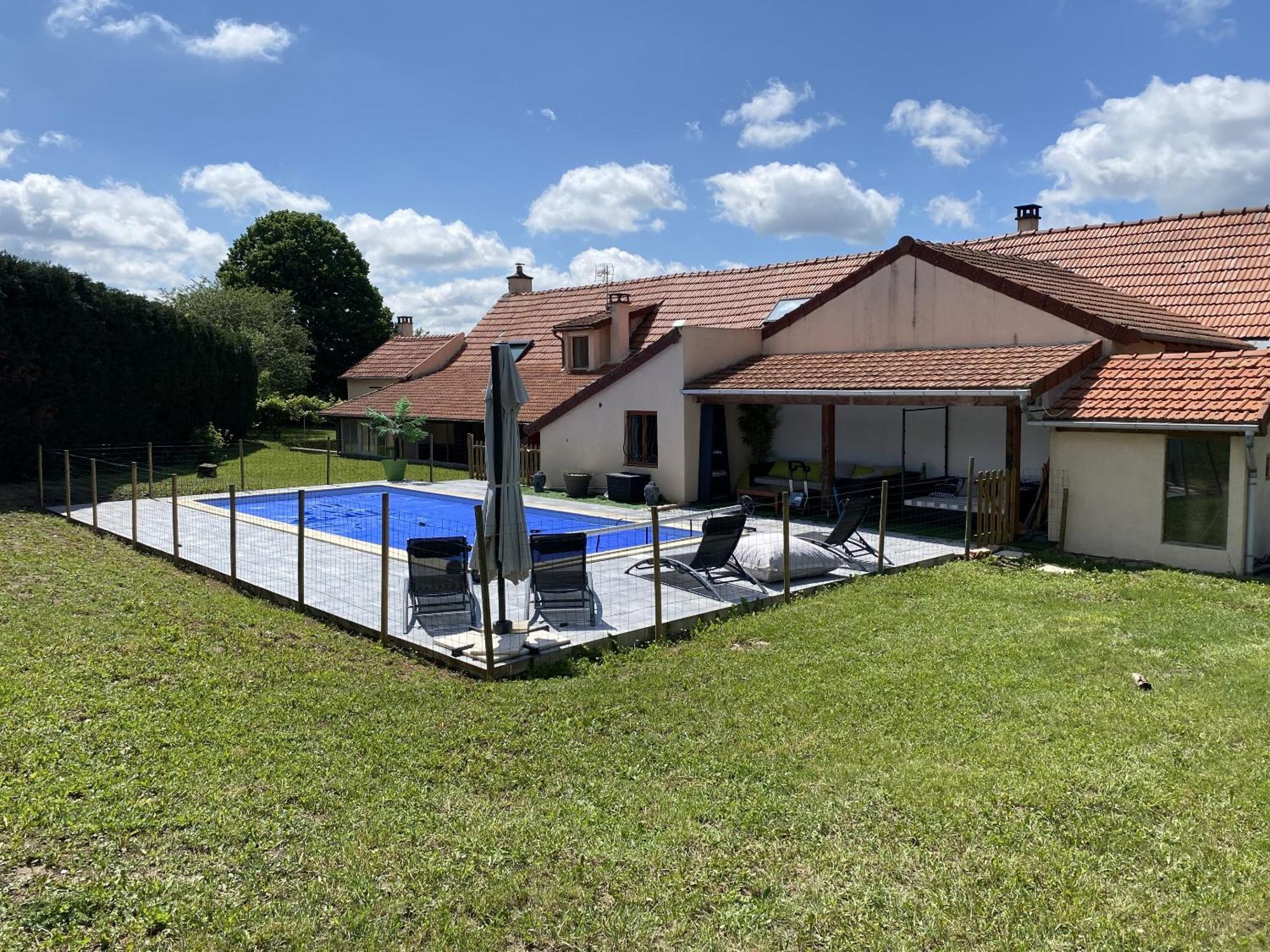 Maison Piscine Et Jacuzzi Saint-Germain-des-Fosses Exterior foto