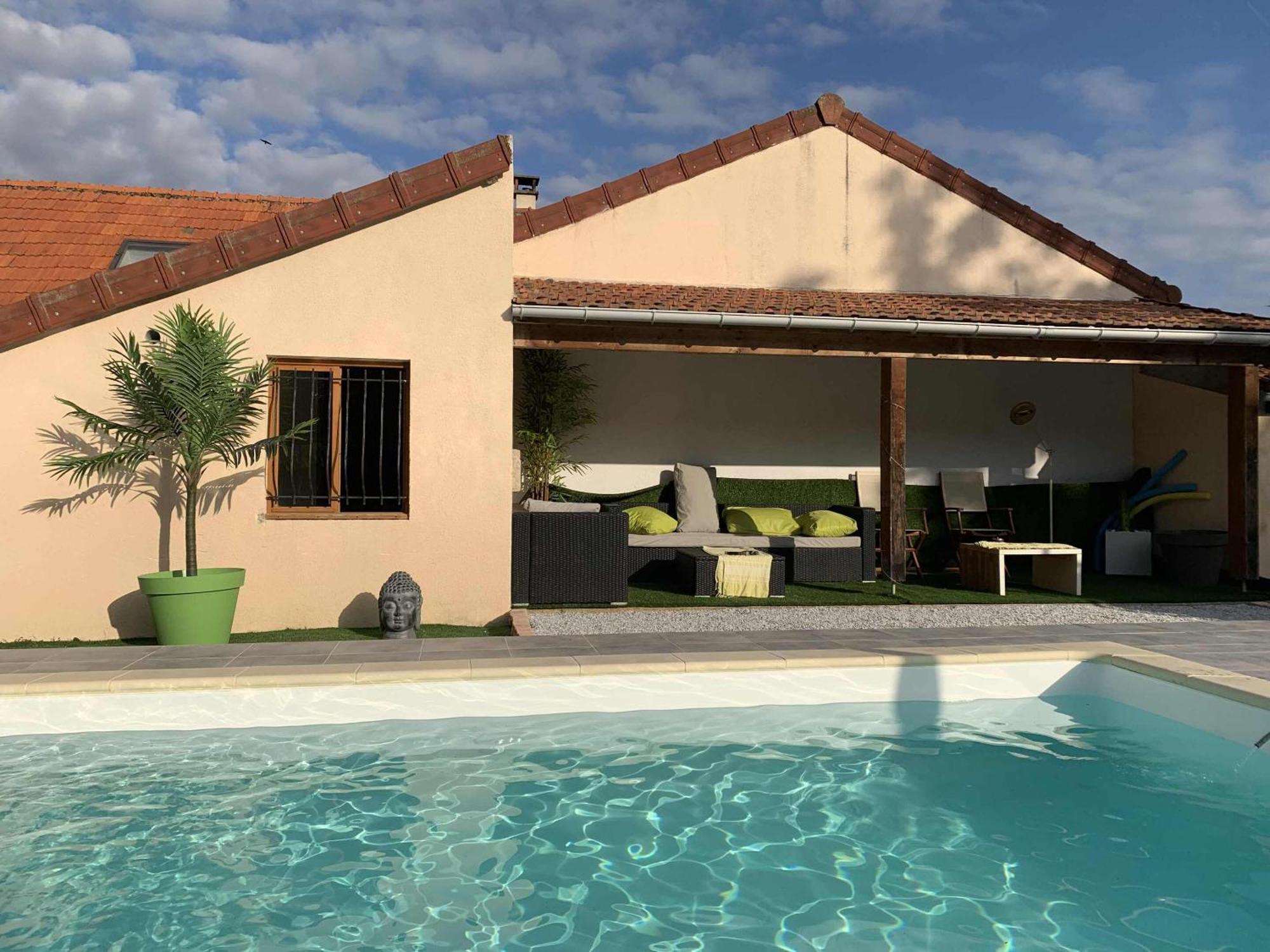 Maison Piscine Et Jacuzzi Saint-Germain-des-Fosses Exterior foto